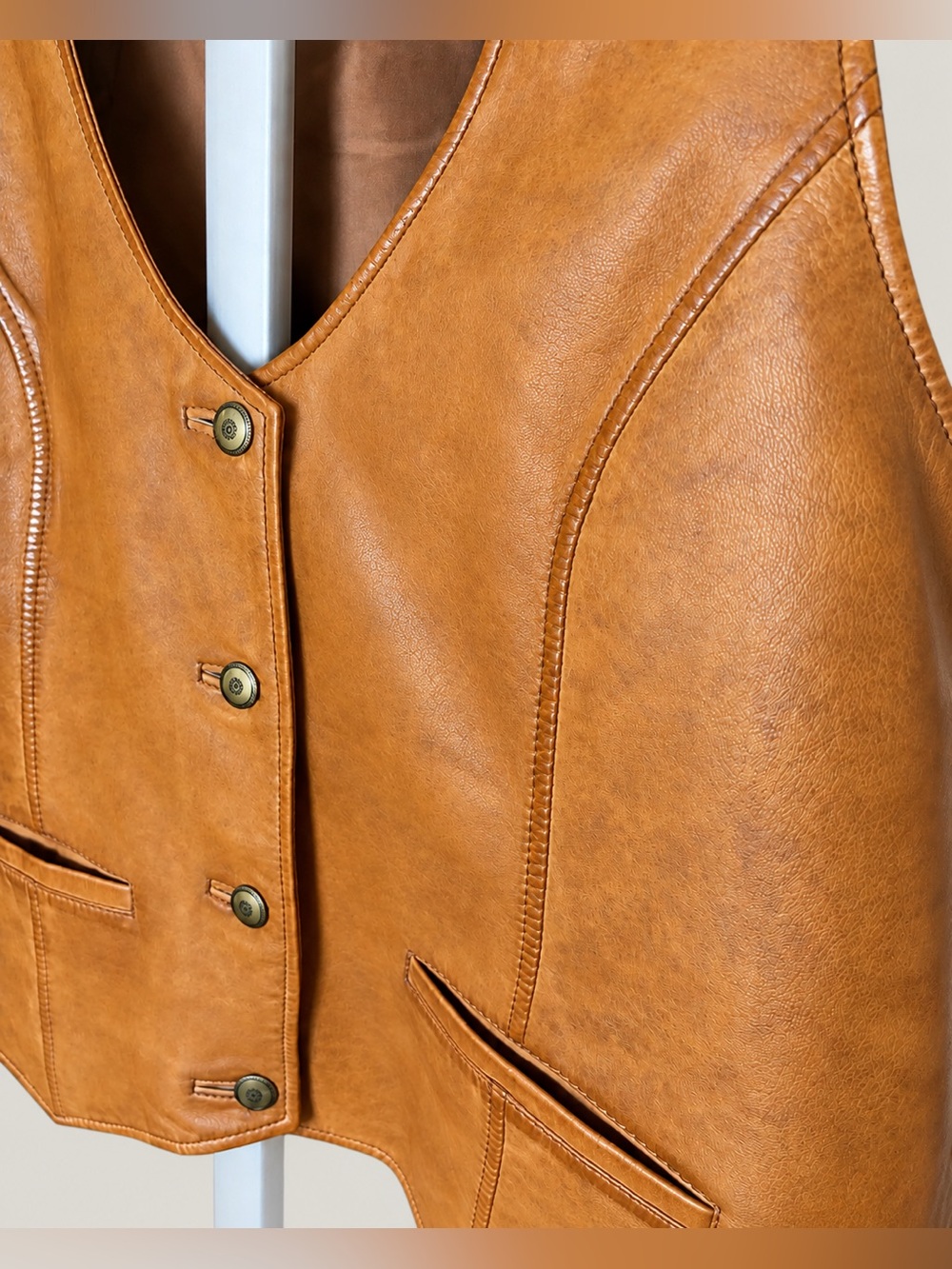 Idyllwind Women's Tan Leather Button-Front Vest